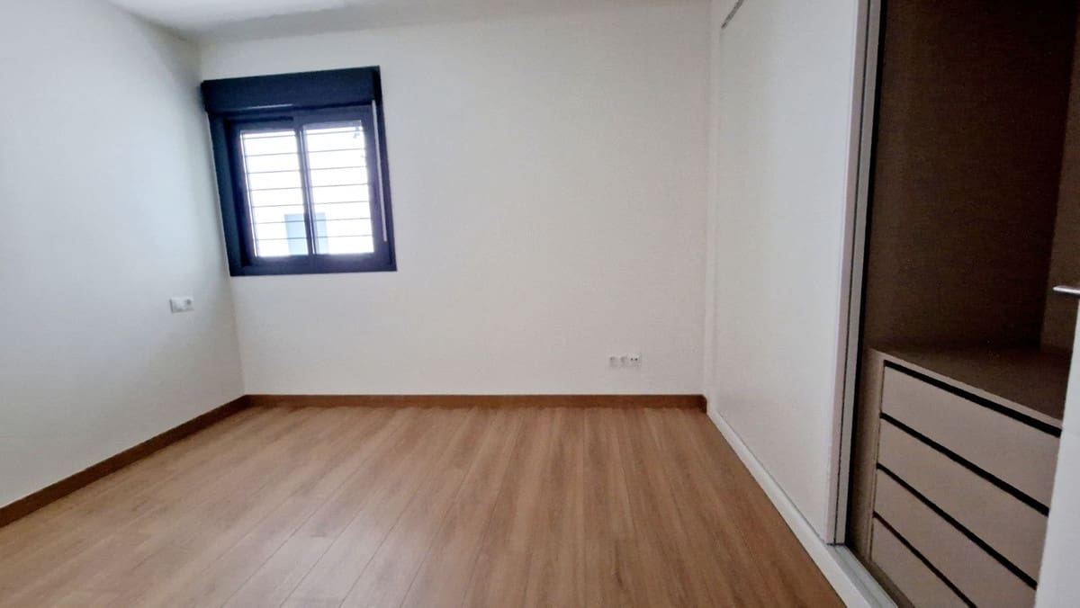 2 soveværelse Lejlighed til salg i Fuengirola med garage - € 275.000 (Ref: 9889932)