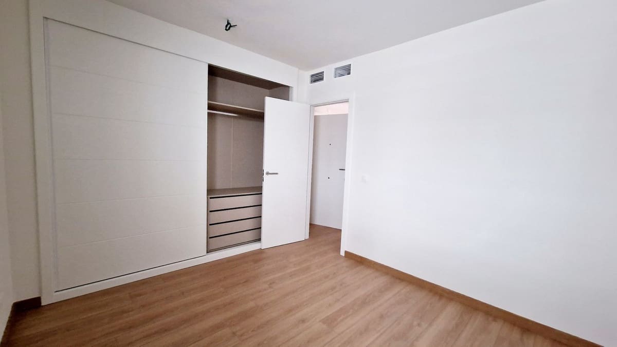 2 soveværelse Lejlighed til salg i Fuengirola med garage - € 275.000 (Ref: 9889932)