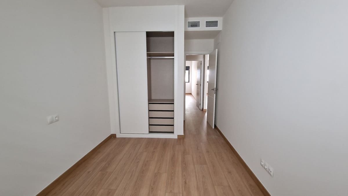2 soveværelse Lejlighed til salg i Fuengirola med garage - € 275.000 (Ref: 9889932)