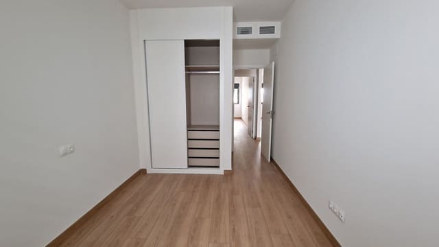 2 soveværelse Lejlighed til salg i Centro ciudad, Fuengirola med garage - € 275.000 (Ref: 9889932)