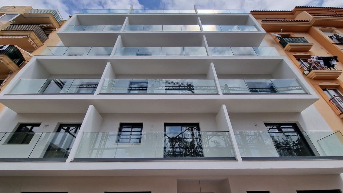 2 soveværelse Lejlighed til salg i Fuengirola med garage - € 275.000 (Ref: 9889932)