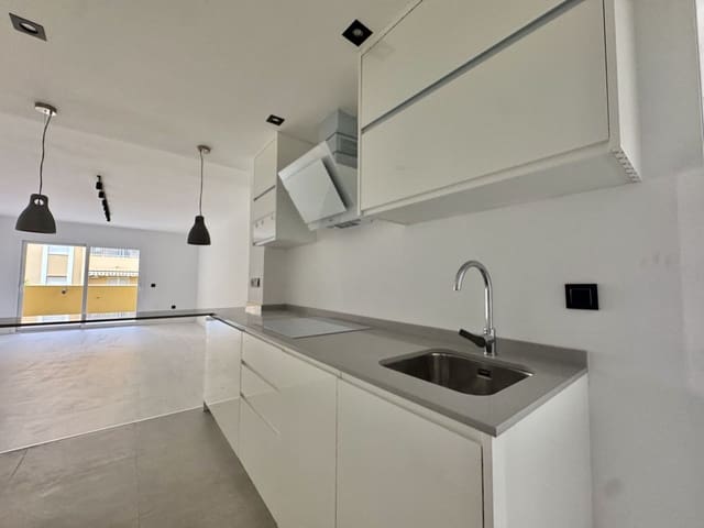 4 sovrum Lägenhet till salu i Cortijo Alto, Málaga stad - 398 000 € (Ref: 9891850)