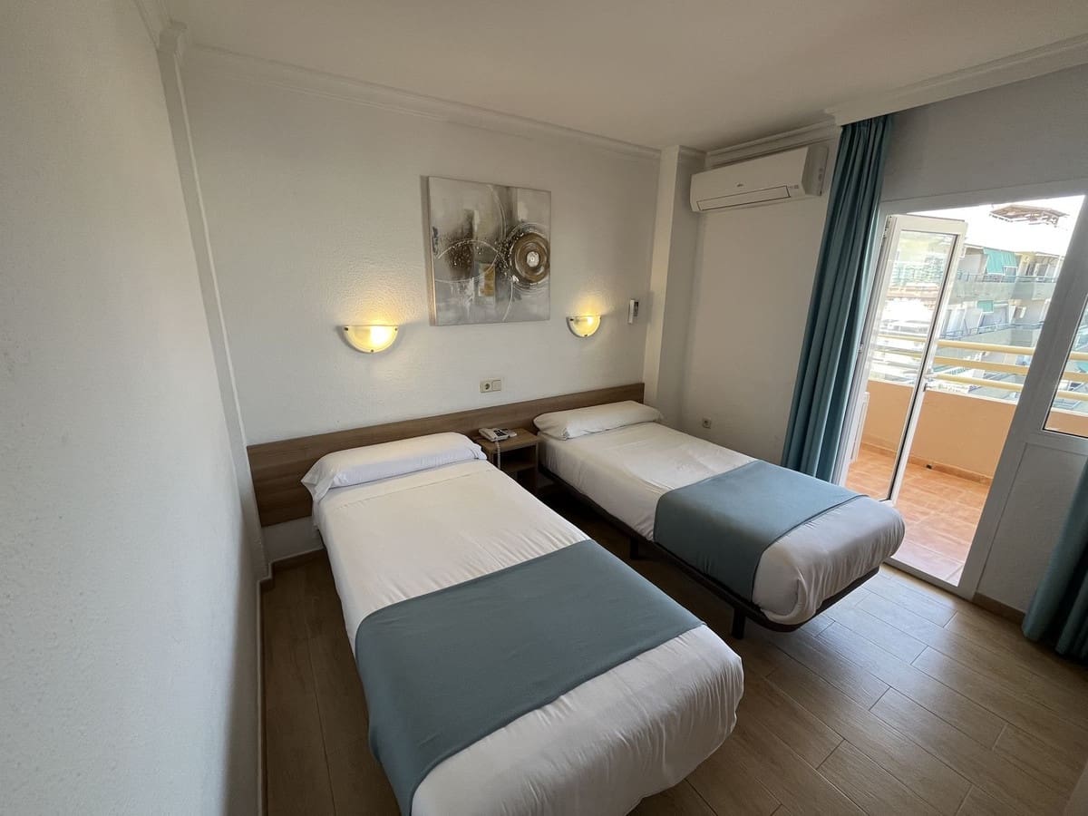 Apartamento de 2 habitaciones en Fuengirola en venta - 395.000 € (Ref: 9912716)