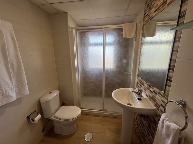 Apartamento de 2 habitaciones en Zona Puerto Deportivo, Fuengirola en venta - 395.000 € (Ref: 9912716)