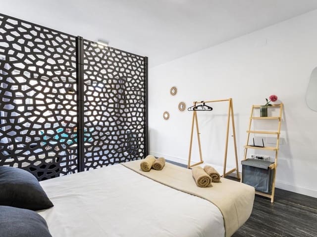 Studio til salg i Zona Puerto Deportivo, Fuengirola - € 223.000 (Ref: 9935997)
