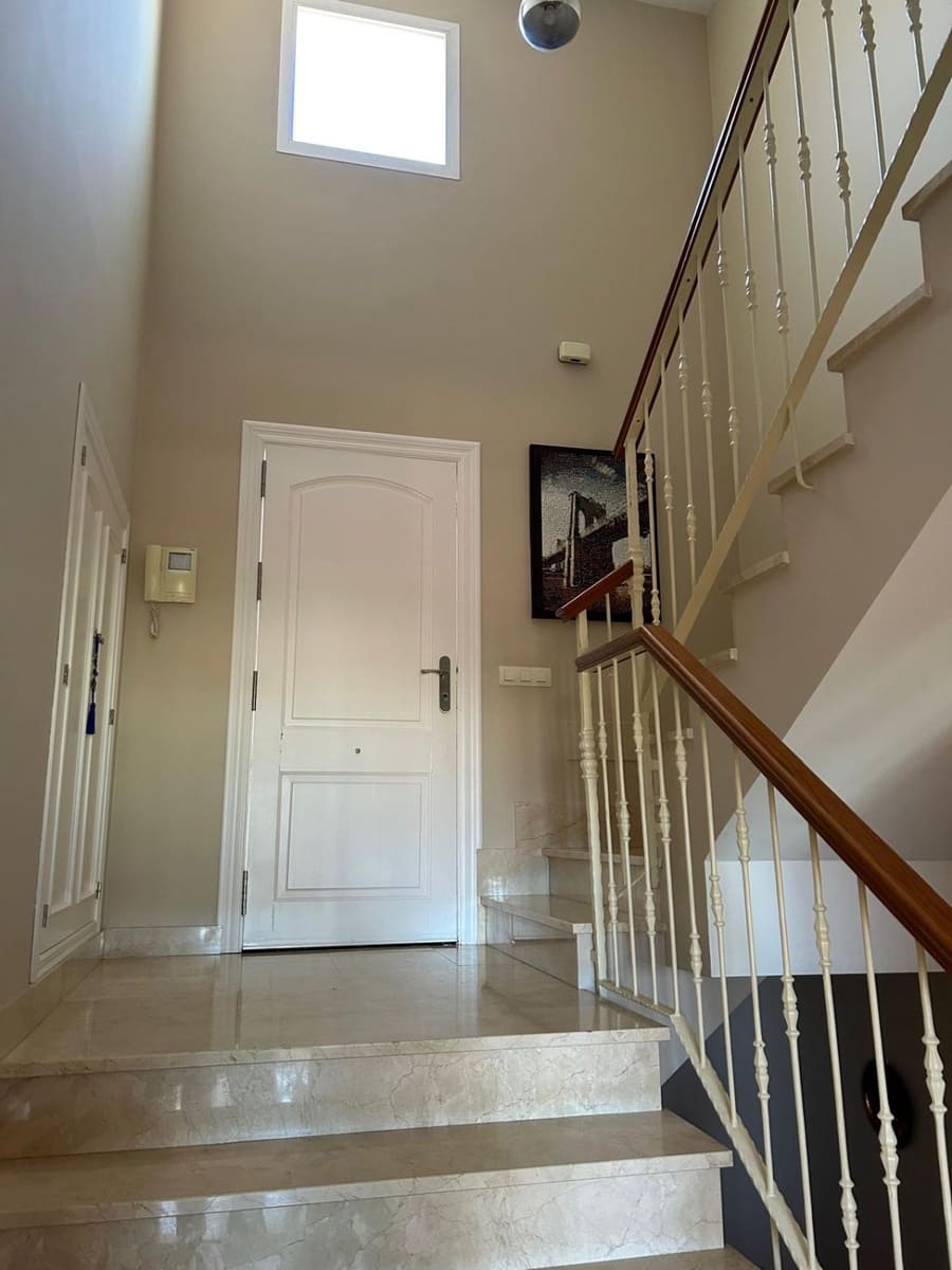 3 bedroom Villa for sale in Cerro del Aguila - € 995,000 (Ref: 9949339)
