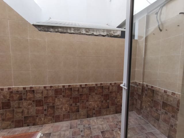 4 soverom Hus til salgs i San Fernando med garasje - € 270 000 (Ref: 9160308)