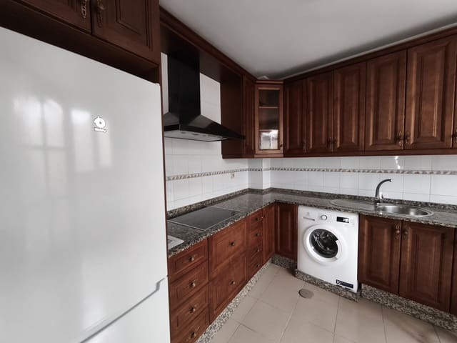 4 soverom Hus til salgs i San Fernando med garasje - € 270 000 (Ref: 9160308)