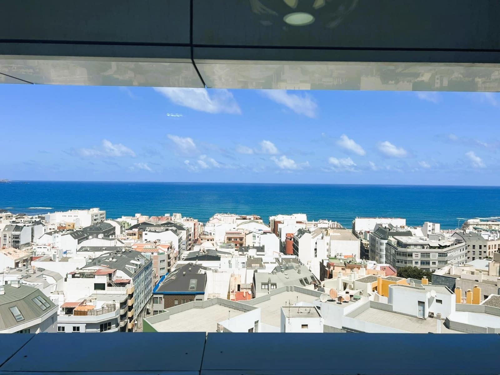 2 bedroom Apartment for sale in Las Palmas de Gran Canaria with garage - € 450,000 (Ref: 10024217)