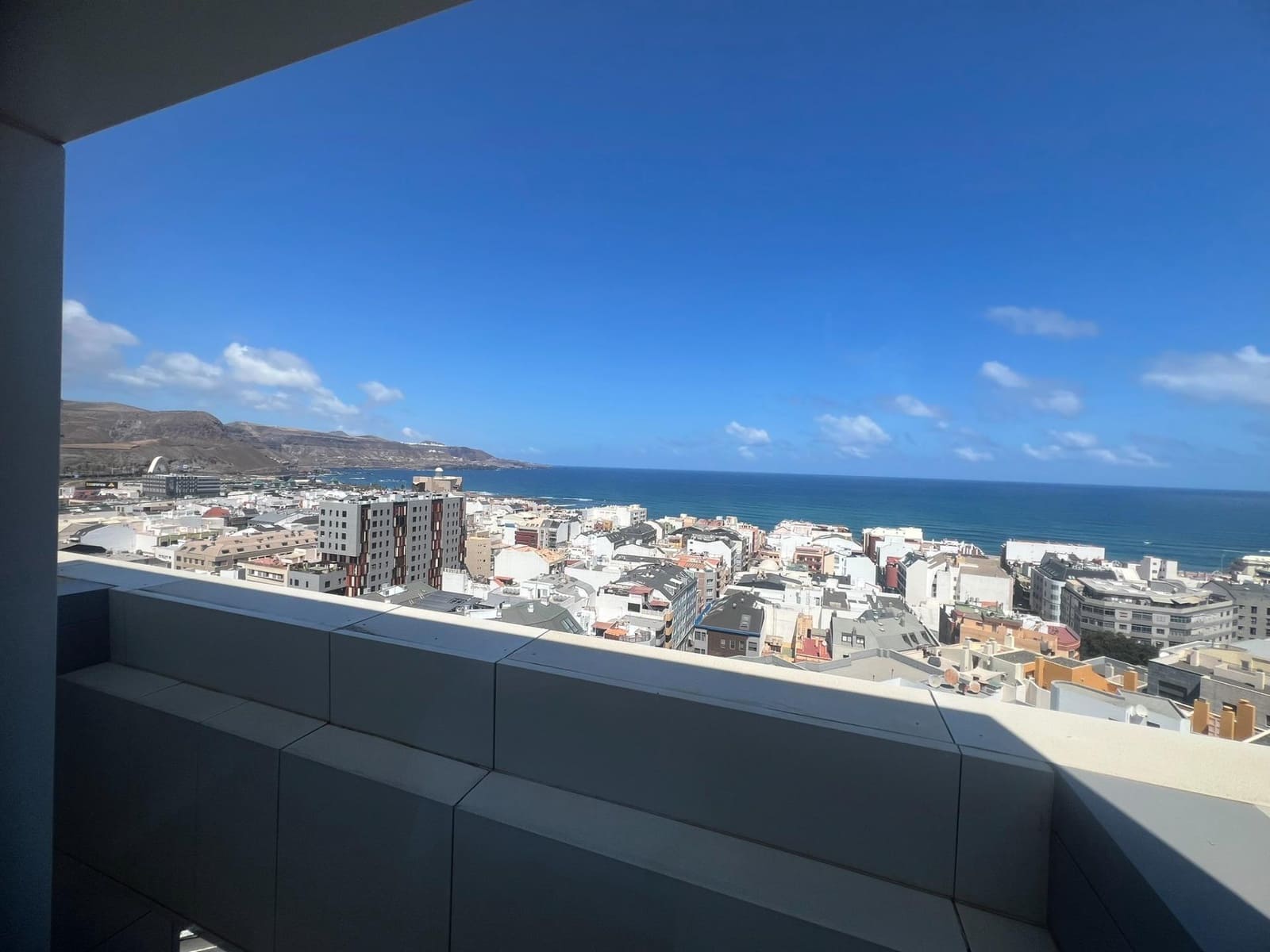 2 bedroom Apartment for sale in Las Palmas de Gran Canaria with garage - € 450,000 (Ref: 10024217)