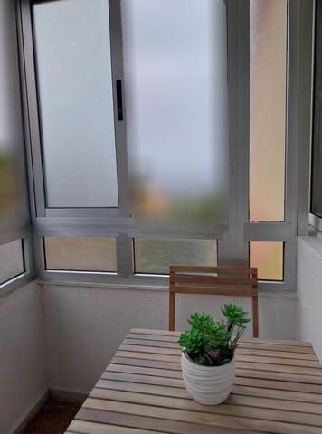 4 soverom Leilighet til leie i Las Palmas de Gran Canaria - € 950 (Ref: 10024218)
