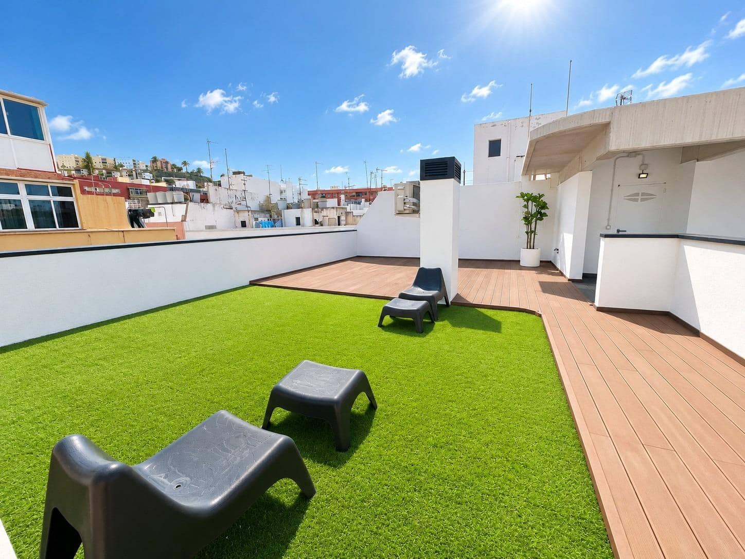 2 bedroom Flat for sale in Las Palmas de Gran Canaria - € 250,000 (Ref: 10044883)