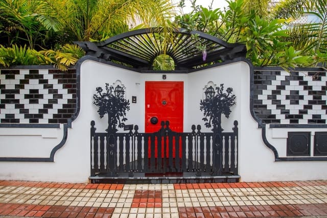 5 makuuhuone Huvila vuokrattavana paikassa Ciudad Jardín, Las Palmas de Gran Canaria mukana uima-altaan 
autotalli - 4 950 € (Ref: 10047424)