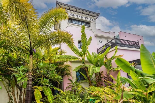 5 makuuhuone Huvila vuokrattavana paikassa Ciudad Jardín, Las Palmas de Gran Canaria mukana uima-altaan 
autotalli - 4 950 € (Ref: 10047424)