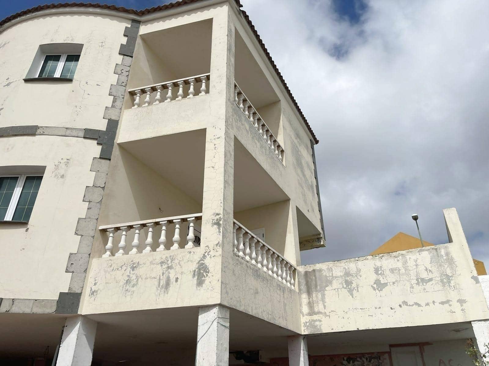 3 soveværelse Lejlighed til salg i Las Palmas de Gran Canaria med garage - € 320.000 (Ref: 10049383)