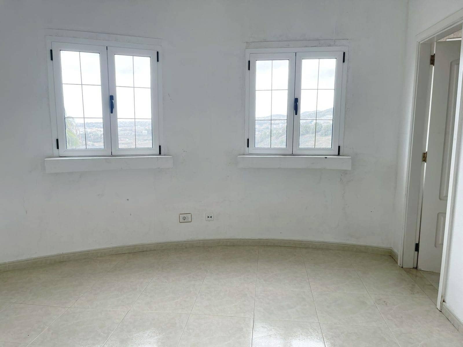 3 soveværelse Lejlighed til salg i Las Palmas de Gran Canaria med garage - € 320.000 (Ref: 10049383)
