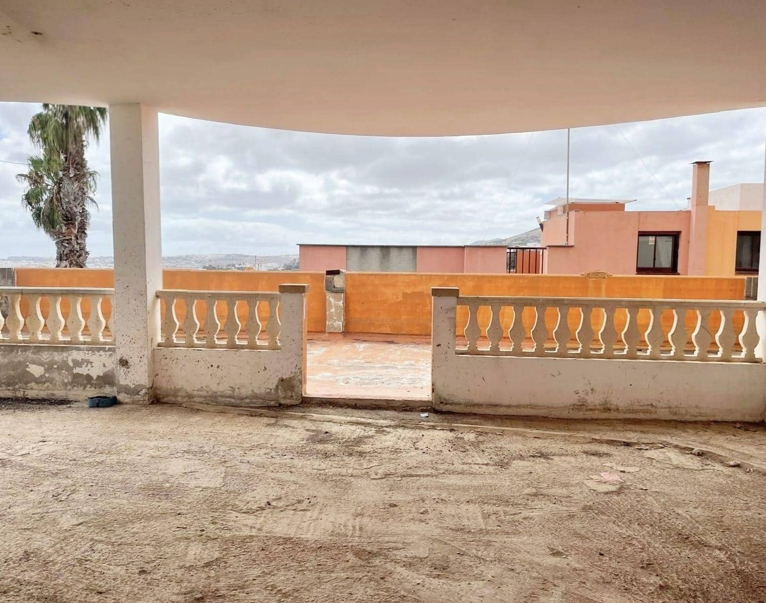 3 soveværelse Lejlighed til salg i Las Palmas de Gran Canaria med garage - € 320.000 (Ref: 10049383)