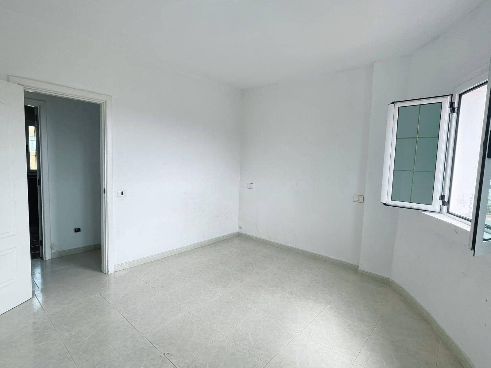 3 soveværelse Lejlighed til salg i Las Palmas de Gran Canaria med garage - € 320.000 (Ref: 10049383)