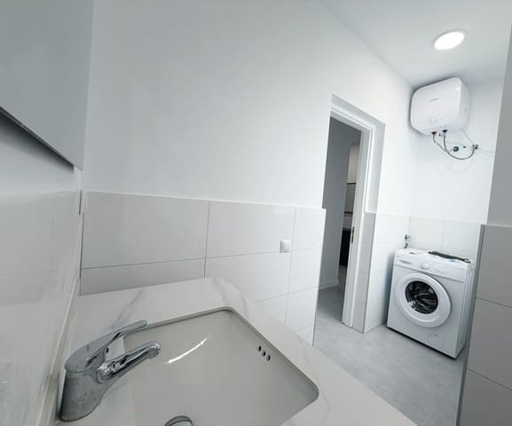 2 slaapkamer Flat te huur in Ingenio - € 900 (Ref: 10055411)