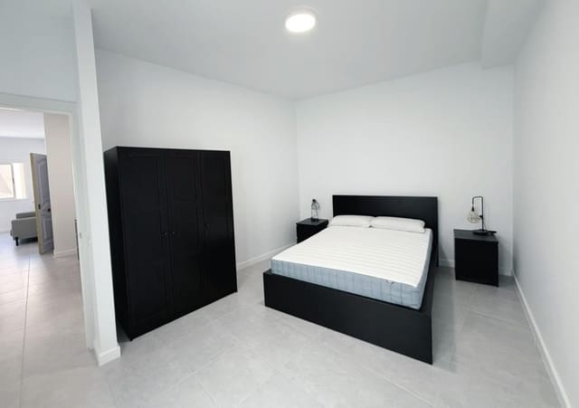 2 slaapkamer Flat te huur in Ingenio - € 900 (Ref: 10055411)