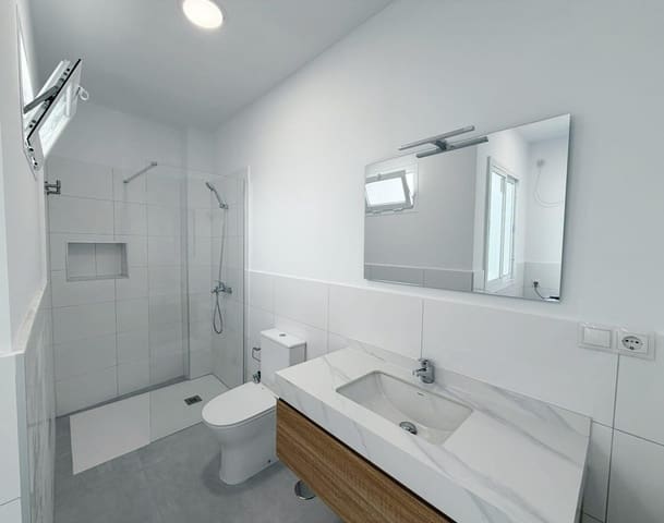 2 slaapkamer Flat te huur in Ingenio - € 900 (Ref: 10055411)