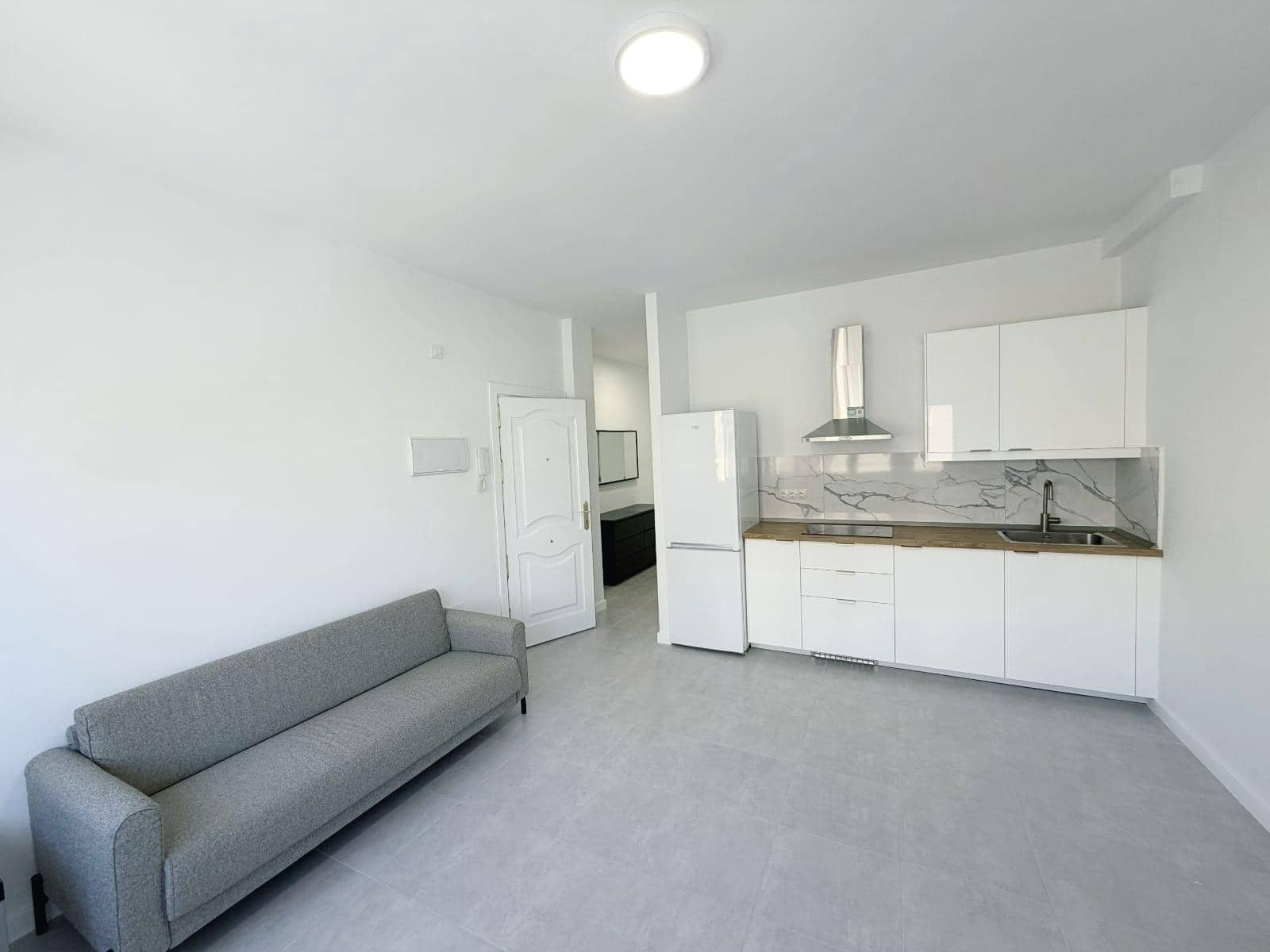 2 slaapkamer Flat te huur in Ingenio - € 900 (Ref: 10055411)