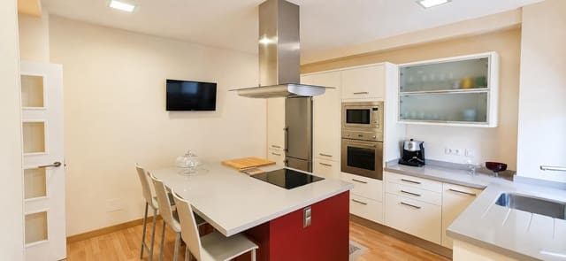 1 slaapkamer Flat te huur in Triana, Las Palmas de Gran Canaria met garage - € 1.050 (Ref: 10062070)