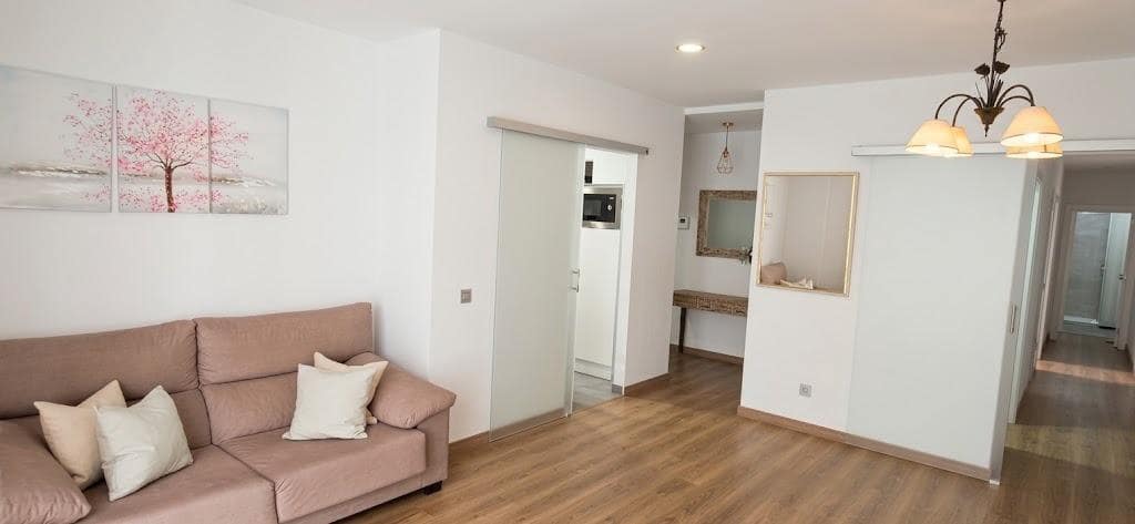 3 bedroom Flat for rent in Las Palmas de Gran Canaria with garage - € 1,500 (Ref: 10115944)