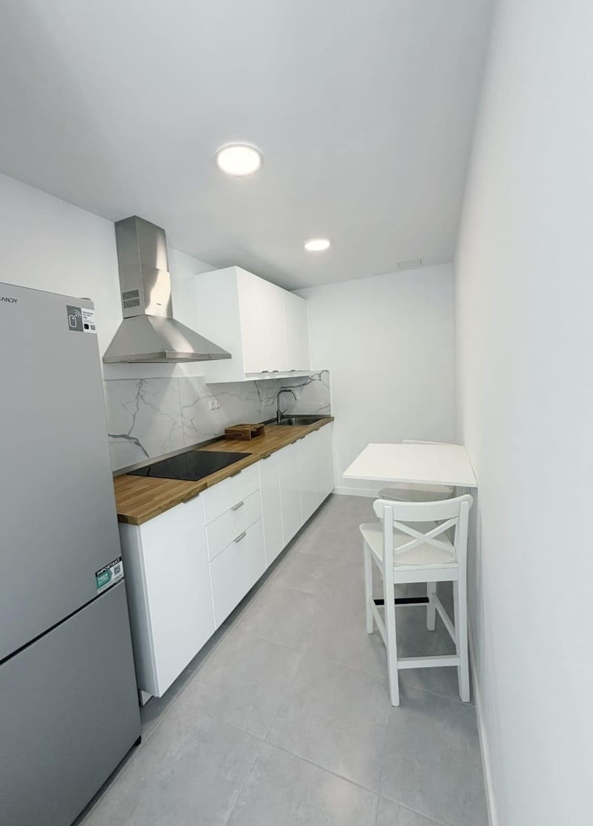 1 bedroom Penthouse for rent in Ingenio - € 950 (Ref: 10136128)