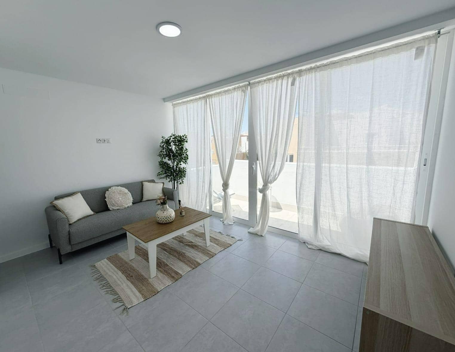 1 bedroom Penthouse for rent in Ingenio - € 950 (Ref: 10136128)