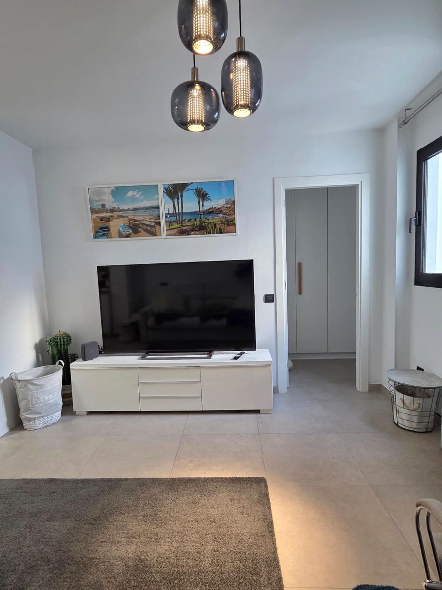 Penthouse de 2 chambres à louer à Las Palmas de Gran Canaria avec garage - 1 750 € (Ref: 10158003)
