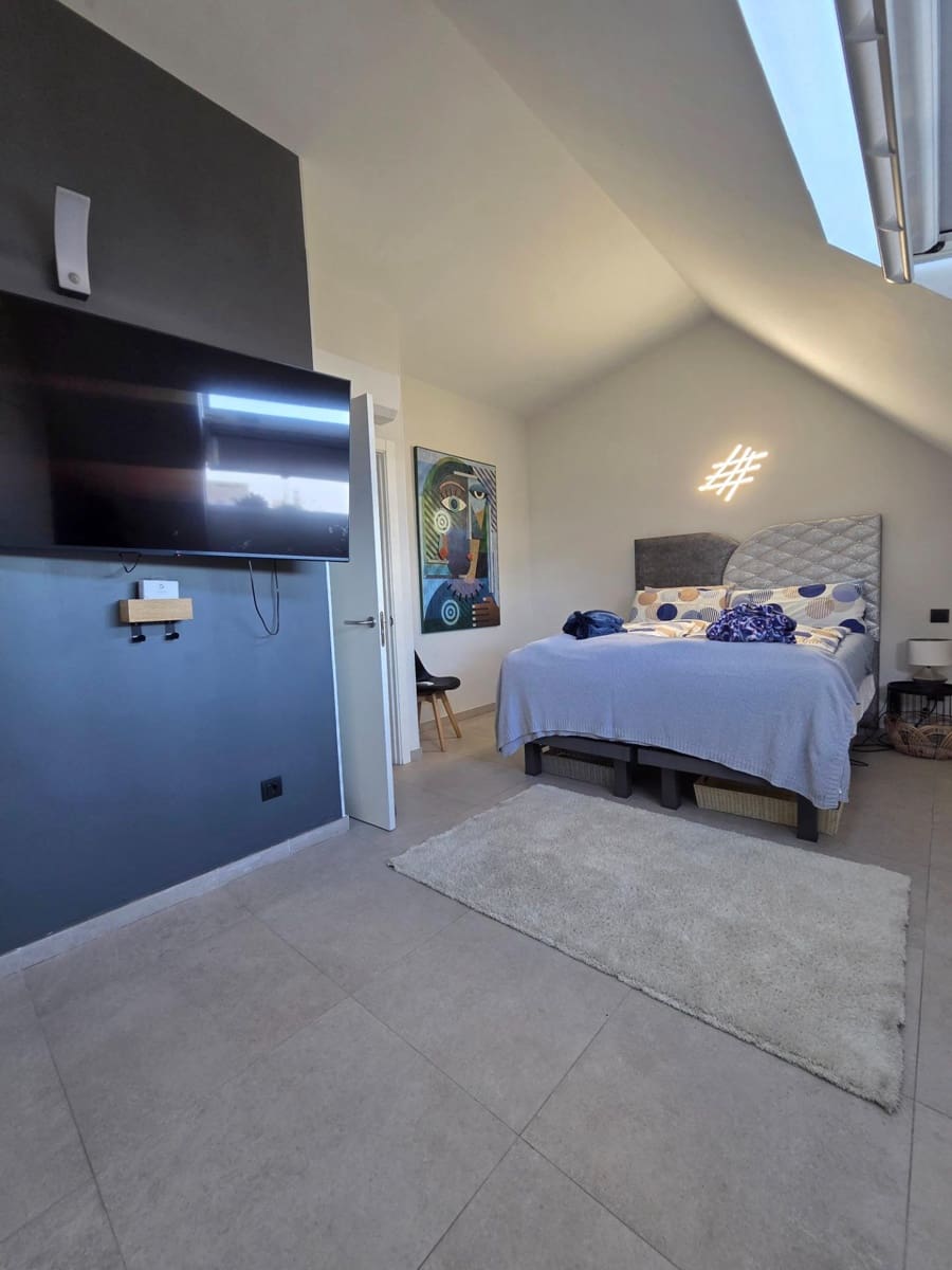 Penthouse de 2 chambres à louer à Las Palmas de Gran Canaria avec garage - 1 750 € (Ref: 10158003)