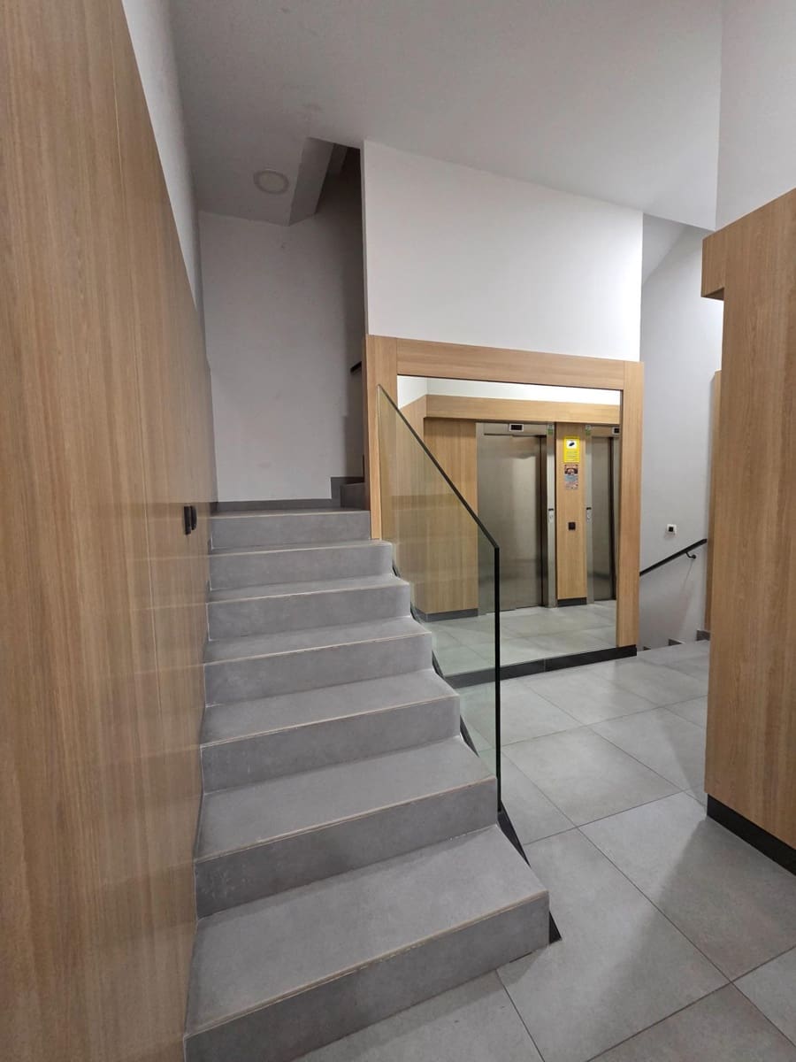 Penthouse de 2 chambres à louer à Las Palmas de Gran Canaria avec garage - 1 750 € (Ref: 10158003)
