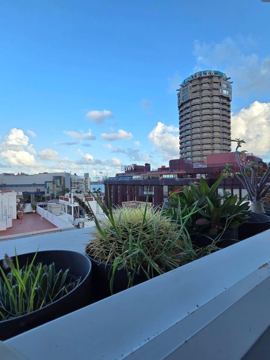 Penthouse de 2 chambres à louer à Las Palmas de Gran Canaria avec garage - 1 750 € (Ref: 10158003)