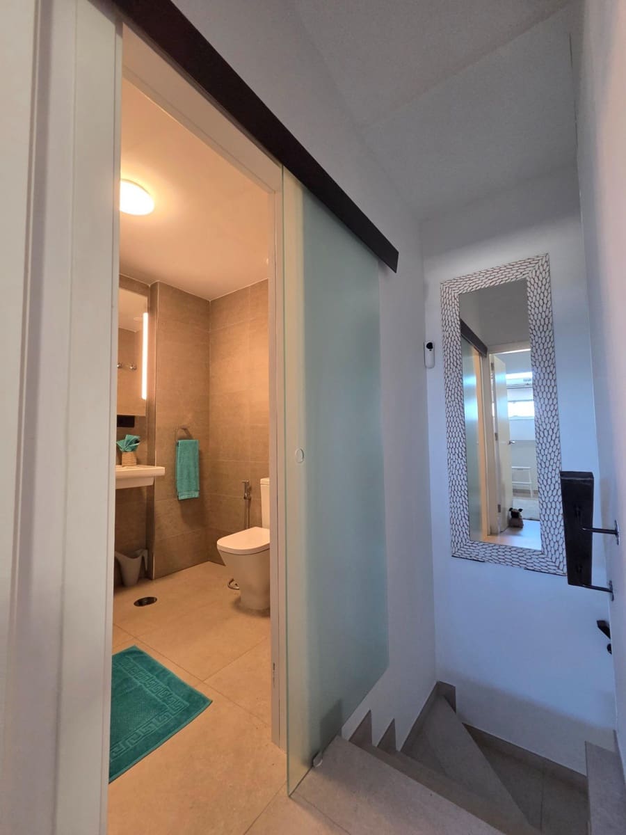 Penthouse de 2 chambres à louer à Las Palmas de Gran Canaria avec garage - 1 750 € (Ref: 10158003)