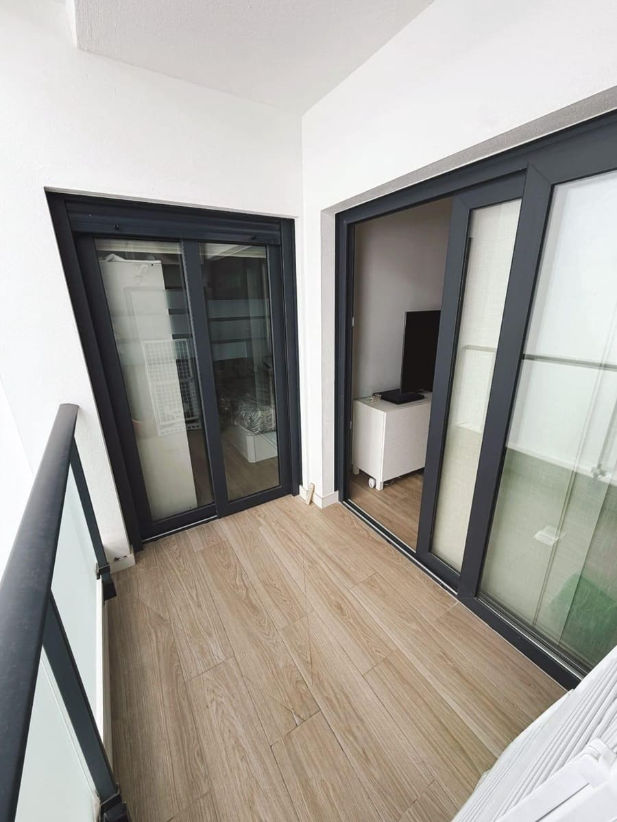 1 soverom Leilighet til salgs i Las Palmas de Gran Canaria - € 230 000 (Ref: 10185015)