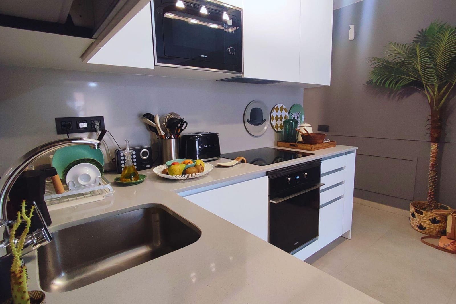 2 quarto Apartamento para arrendar em Las Palmas de Gran Canaria com garagem - 1 400 € (Ref: 8547916)