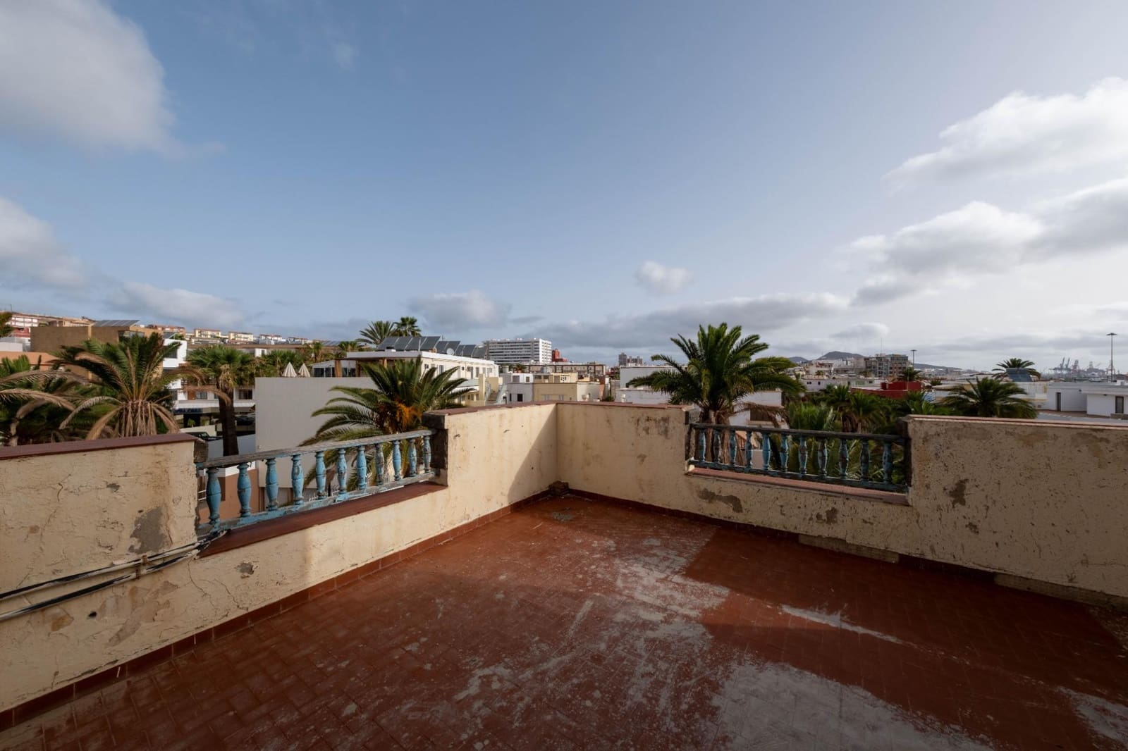 15 soverom Villa til salgs i Las Palmas de Gran Canaria med svømmebasseng garasje - € 1 191 000 (Ref: 8547921)