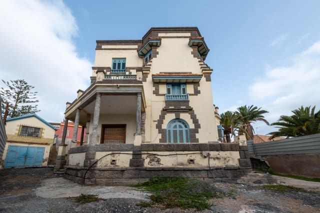 15 soverom Villa til salgs i Ciudad Jardín, Las Palmas de Gran Canaria med svømmebasseng garasje - € 1 191 000 (Ref: 8547921)