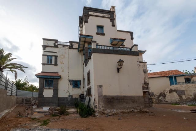 15 soverom Villa til salgs i Ciudad Jardín, Las Palmas de Gran Canaria med svømmebasseng garasje - € 1 191 000 (Ref: 8547921)