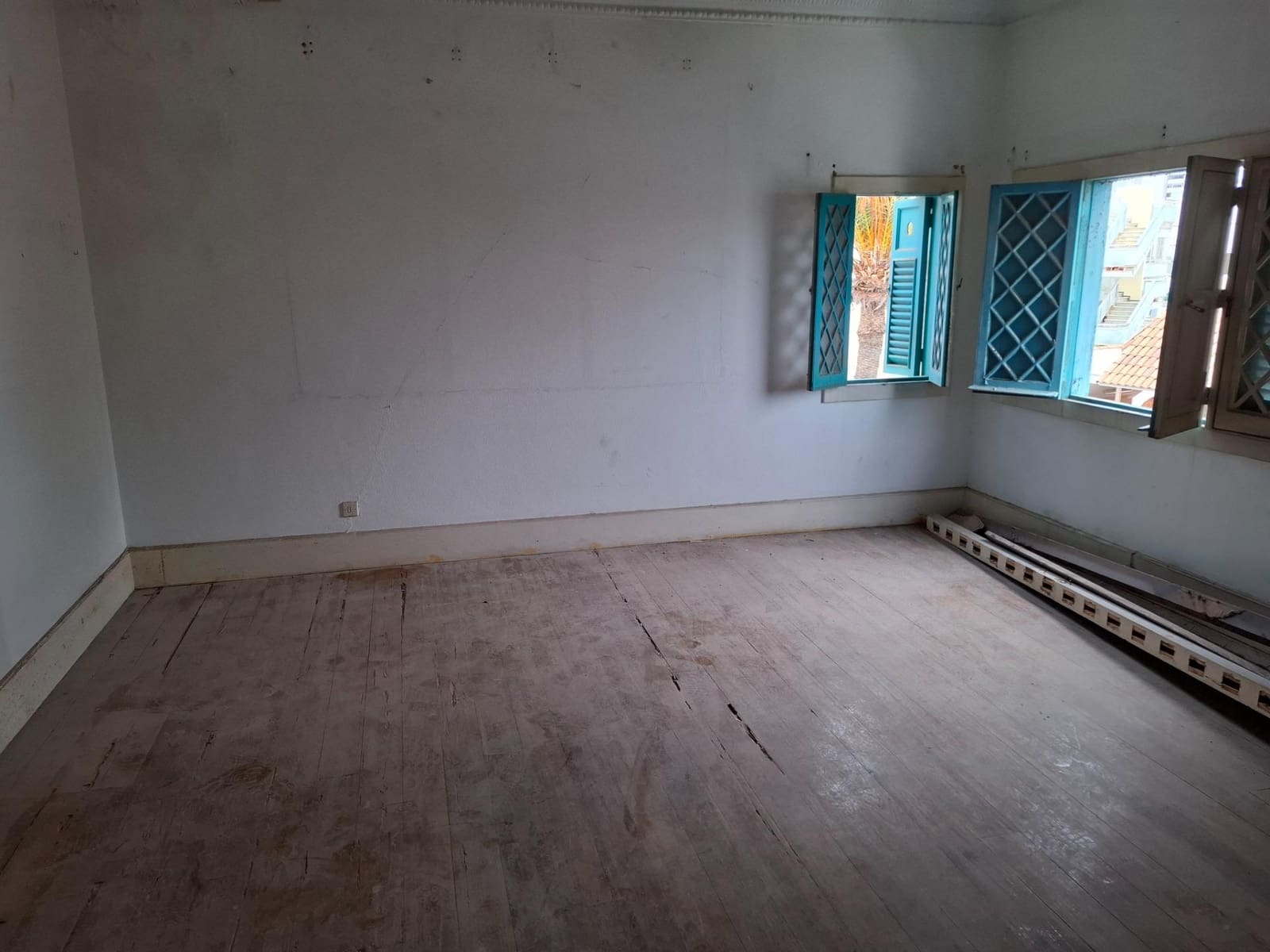 15 soverom Villa til salgs i Las Palmas de Gran Canaria med svømmebasseng garasje - € 1 191 000 (Ref: 8547921)