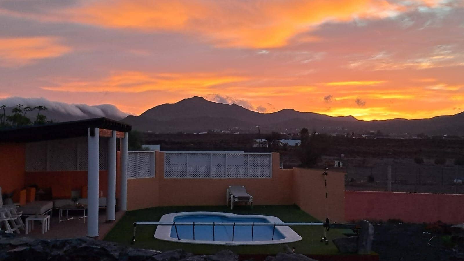 4 soverom Villa til salgs i Tuineje med svømmebasseng garasje - € 540 000 (Ref: 8825315)