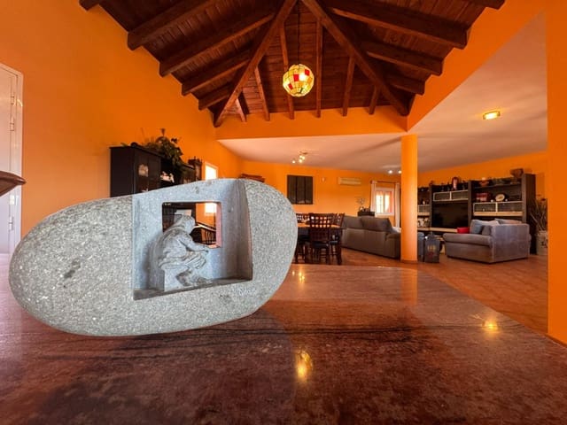 4 soveværelse Villa til salg i Tuineje med swimmingpool garage - € 540.000 (Ref: 8825315)