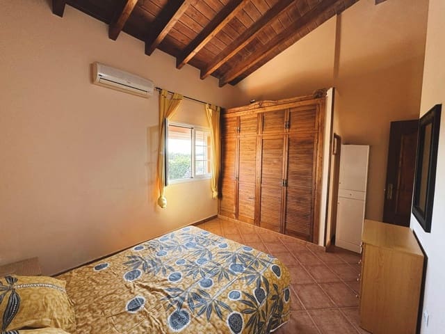 4 quarto Moradia para venda em Tuineje com piscina garagem - 520 000 € (Ref: 8825315)
