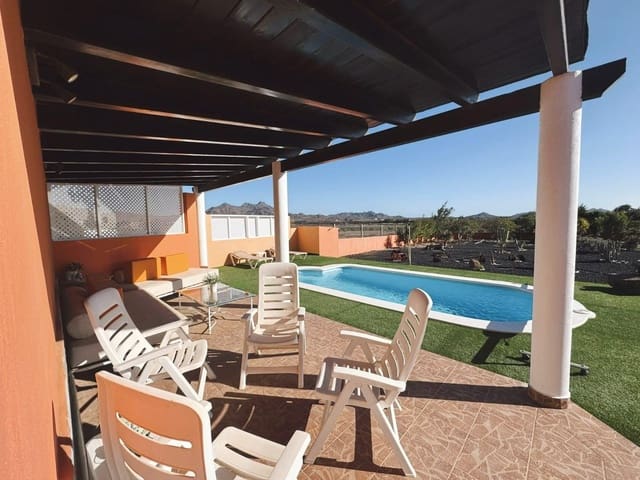 4 quarto Moradia para venda em Tuineje com piscina garagem - 520 000 € (Ref: 8825315)