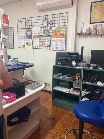 Commercieel te koop in Guanarteme, Las Palmas de Gran Canaria - € 350.000 (Ref: 8869697)