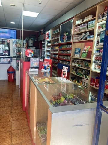 Commercieel te koop in Guanarteme, Las Palmas de Gran Canaria - € 350.000 (Ref: 8869697)