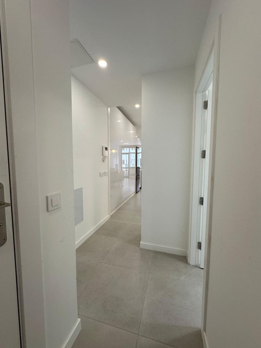 Studio for sale in Las Palmas de Gran Canaria - € 250,000 (Ref: 9029581)