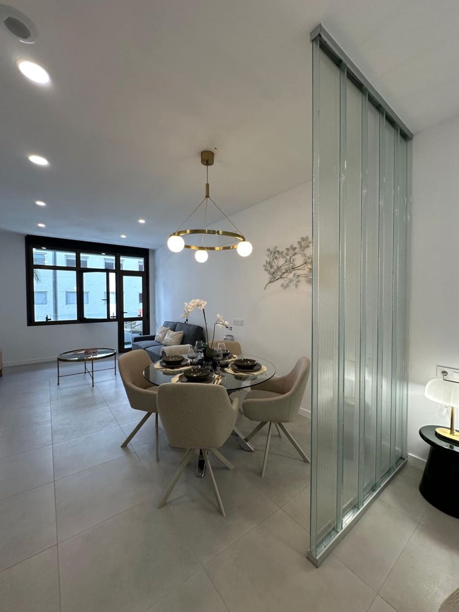Studio for sale in Las Palmas de Gran Canaria - € 250,000 (Ref: 9029581)