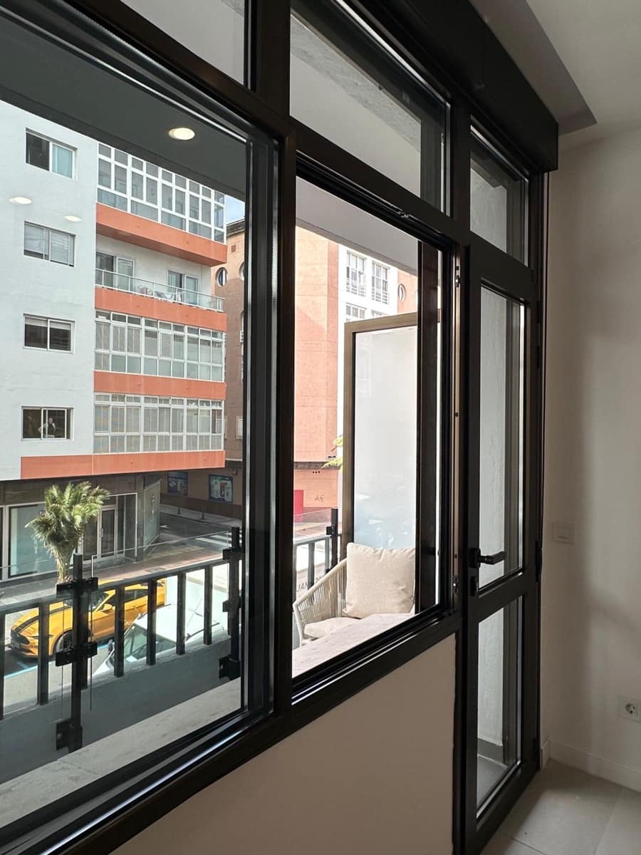 Studio for sale in Las Palmas de Gran Canaria - € 250,000 (Ref: 9029581)